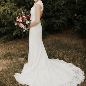 Lace V-Neck Sheath Wedding dress, size 6
